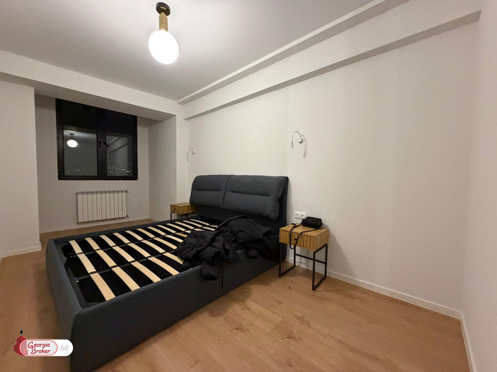 продается квартира с новым ремонтом 3-комнаты